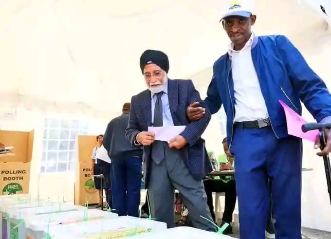 Ranjit Singh Sehmi votes during LSK Polls