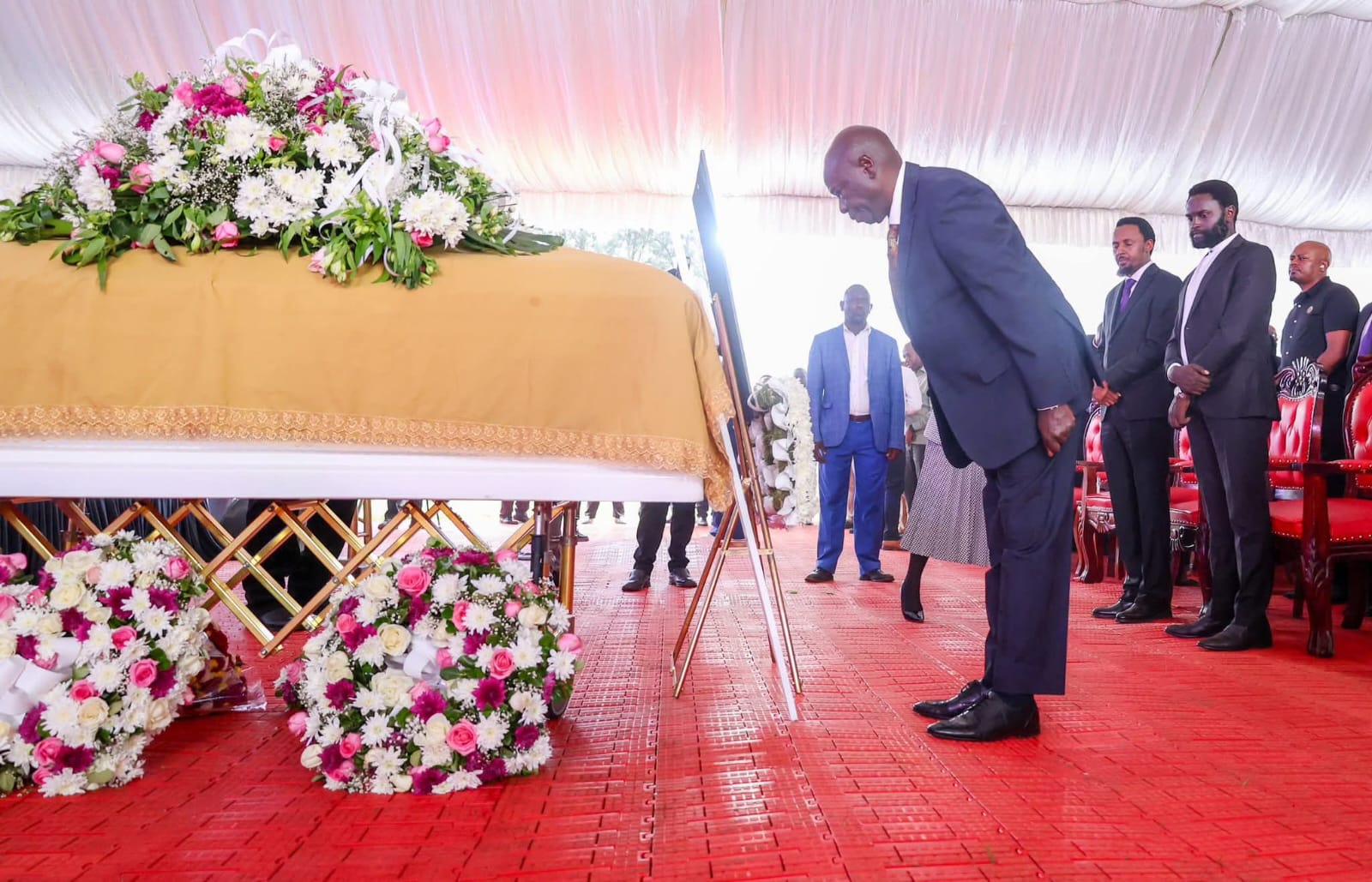 Gachagua, Opposition Leaders Attend Burial of Senator Thang’wa’s Mother