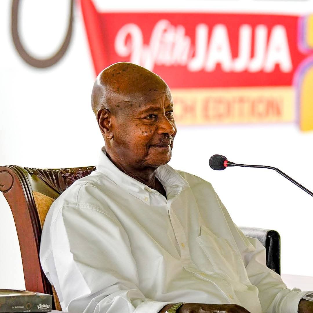 Museveni hosts influencers at his home