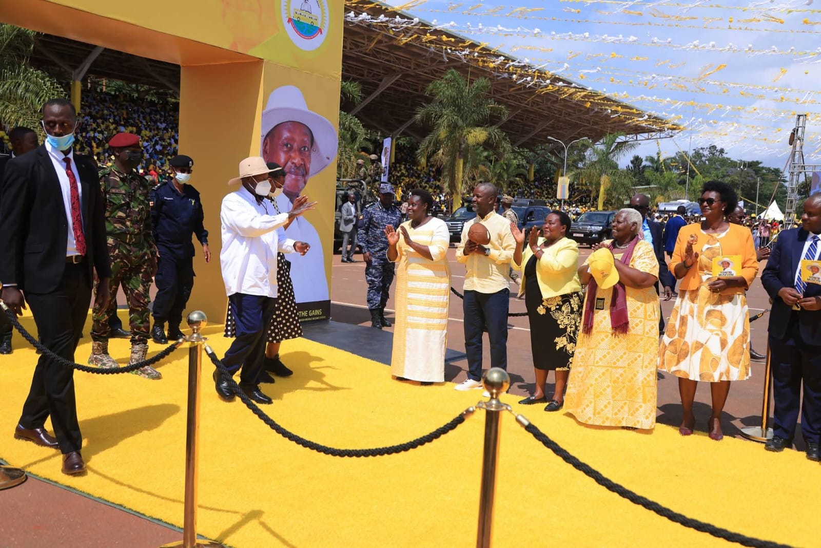 Museveni join youths in celebrating his victory