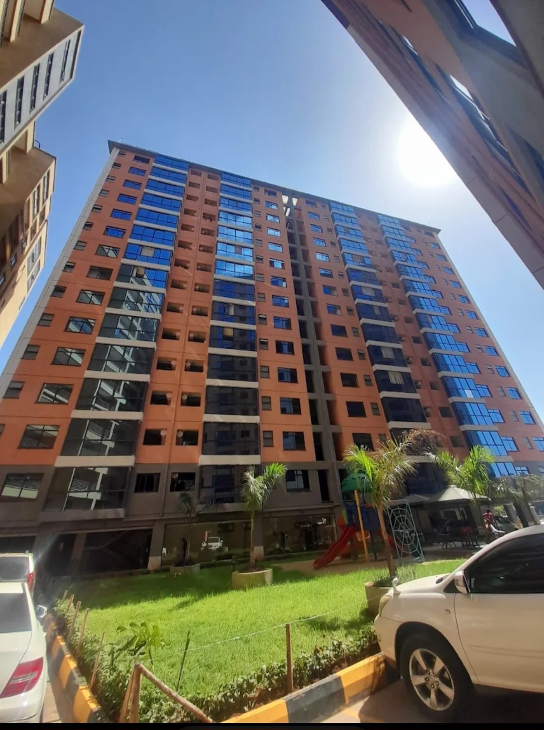 Woman falls from 6th floor of Airbnb, man held