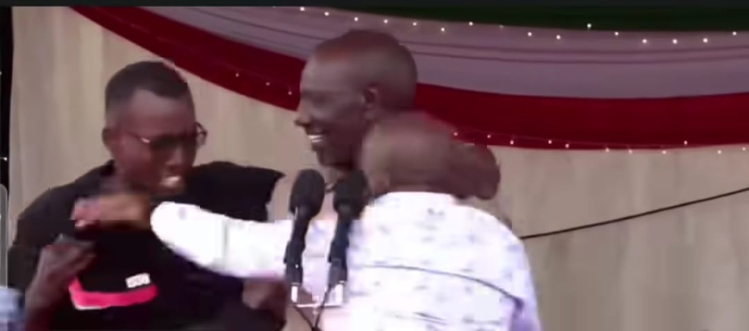 Man Charges Towards President Ruto During Kilifi Event, Asks Security Not to Harass Him
