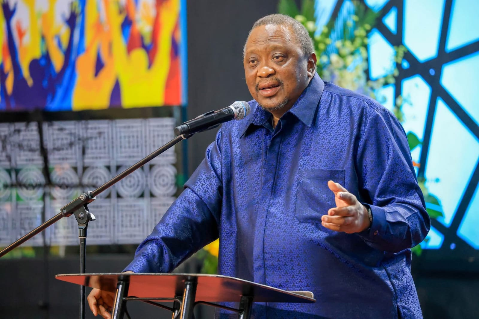 Uhuru joins Kenyans in mourning the death of 16 school girls