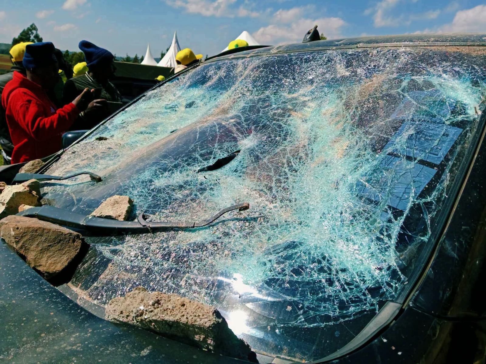 Several injured as Governor Kihika,MP Mutai Supportrs battle
