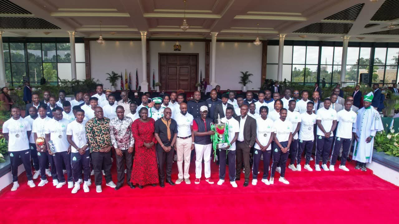 Ruto awards Gor-Mahia players Sh100 000 each,management Sh 10 Million