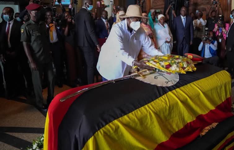 Museveni Lays Wreath on Gen.Ali Coffin at Parliament