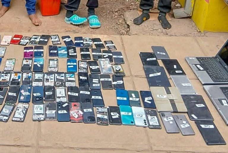 Eight arrested in Nairobi over suspected stolen Phone dealings as six phones recovered in Maseno