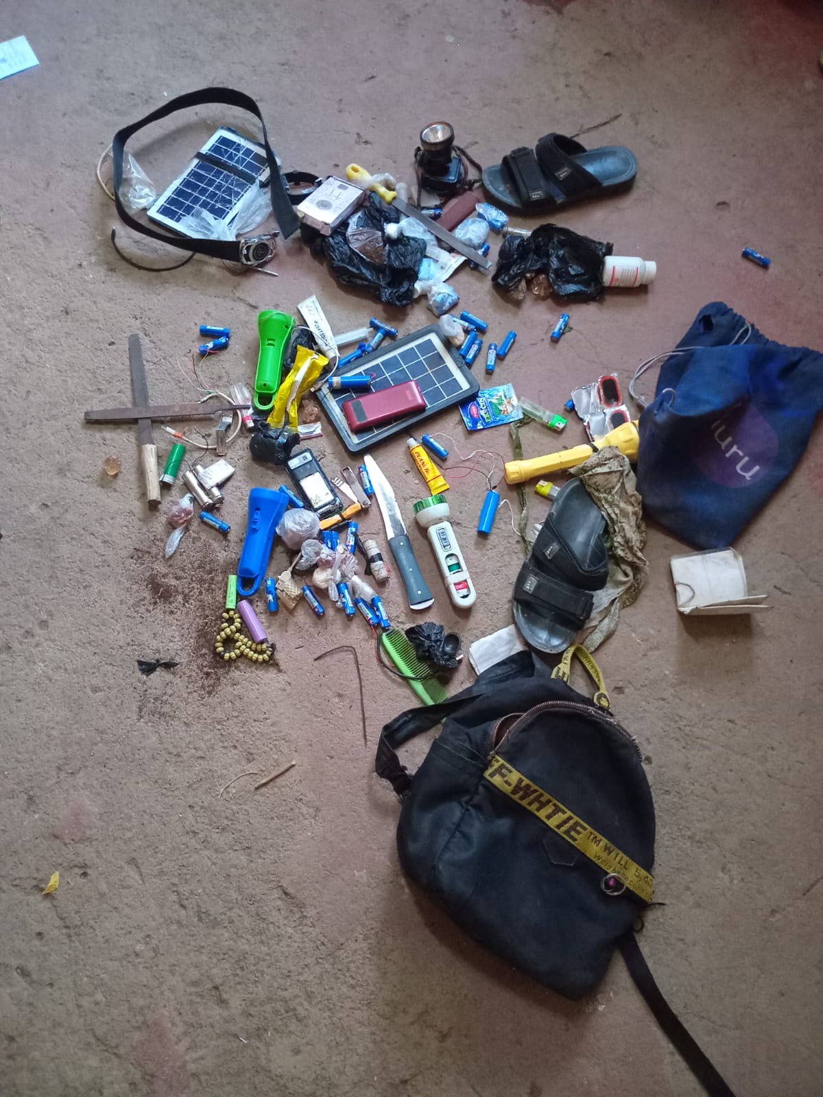 Two arrested in Hagadera over suspected Al-Shabaab links,batteries,wires and Knives recovered