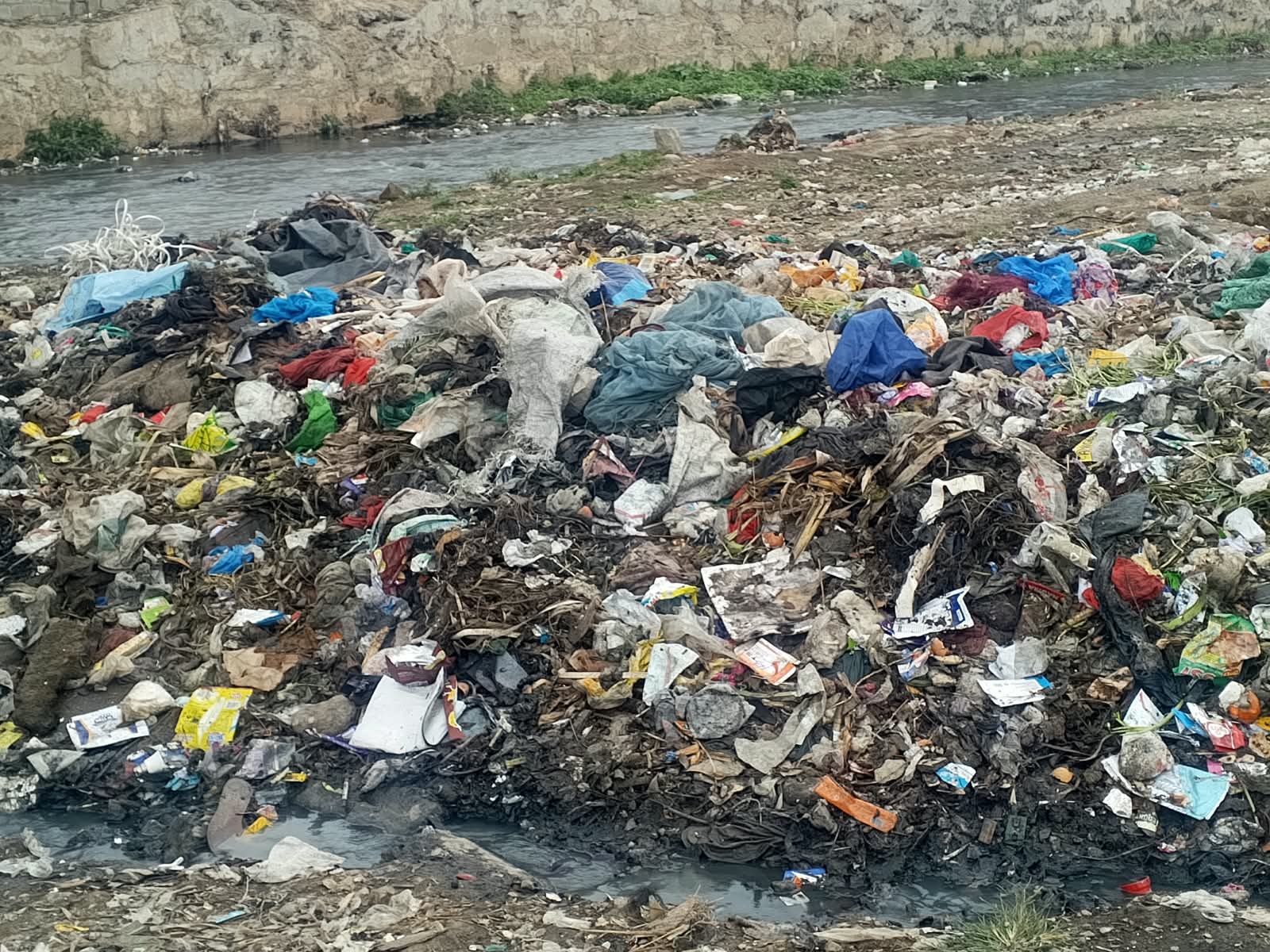 Garbage heap raises flood,health concerns at Mukuru learning centre