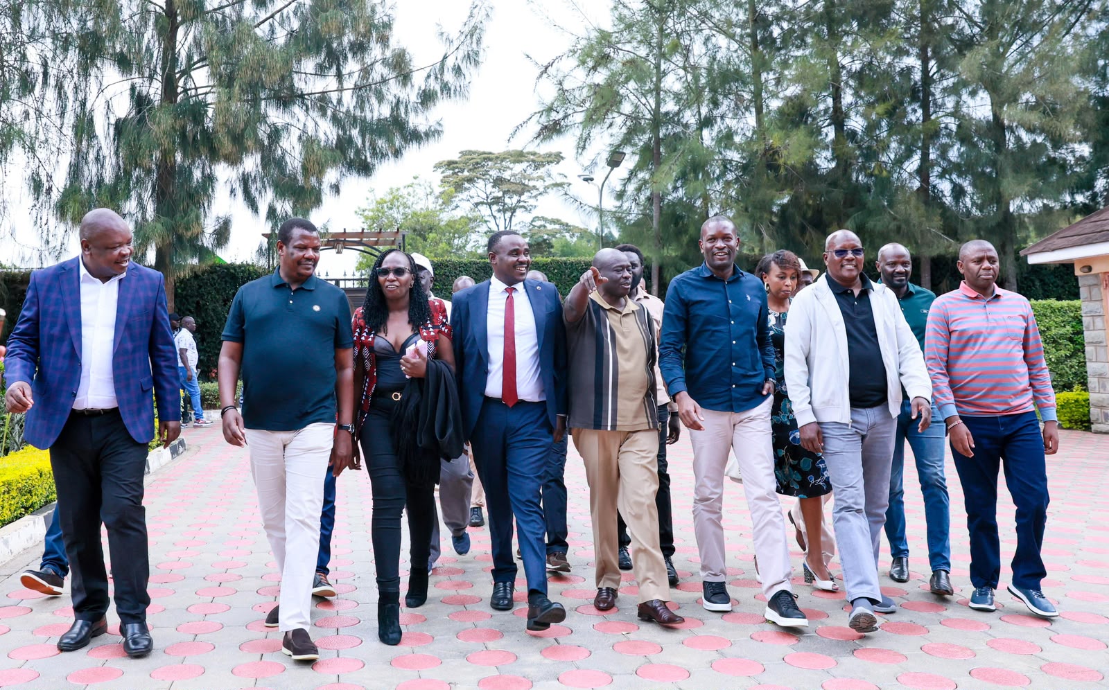 Uchaguzi 2027/294 days:Gachagua hosts Sifuna at Wamunyoro